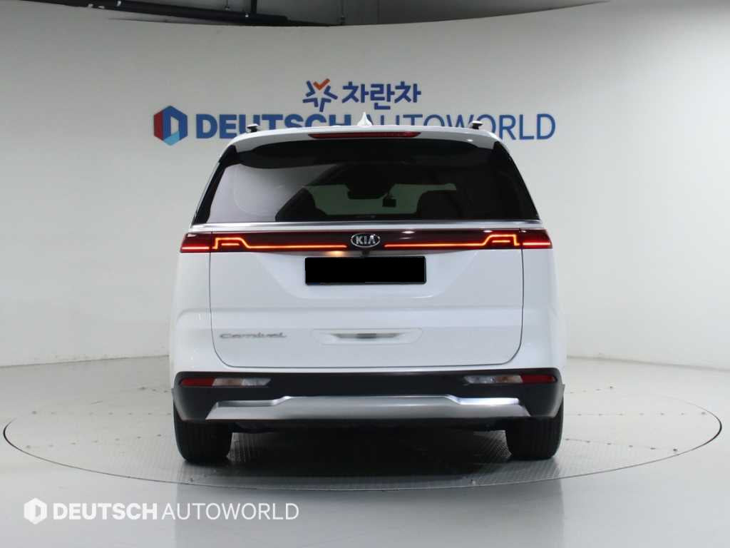 Kia Carnival — photo 04