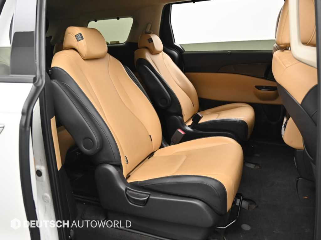 Kia Carnival — photo 12
