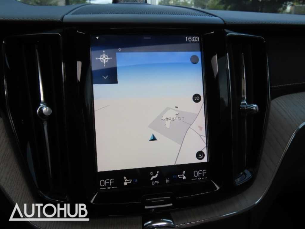 Volvo XC60 — photo 09