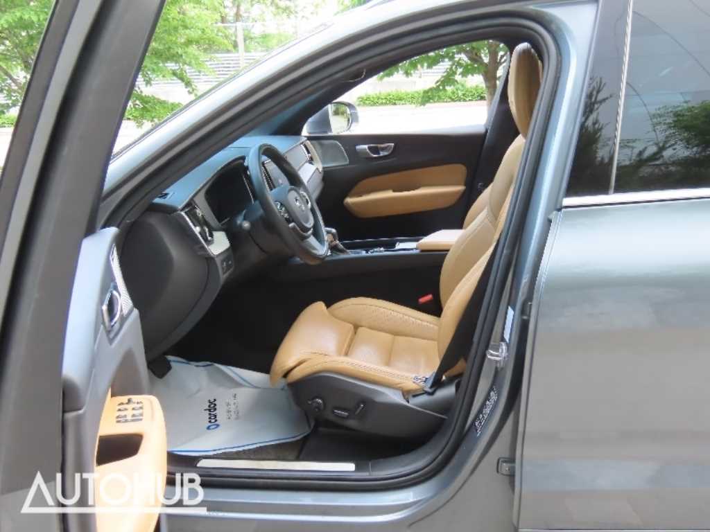Volvo XC60 — photo 14