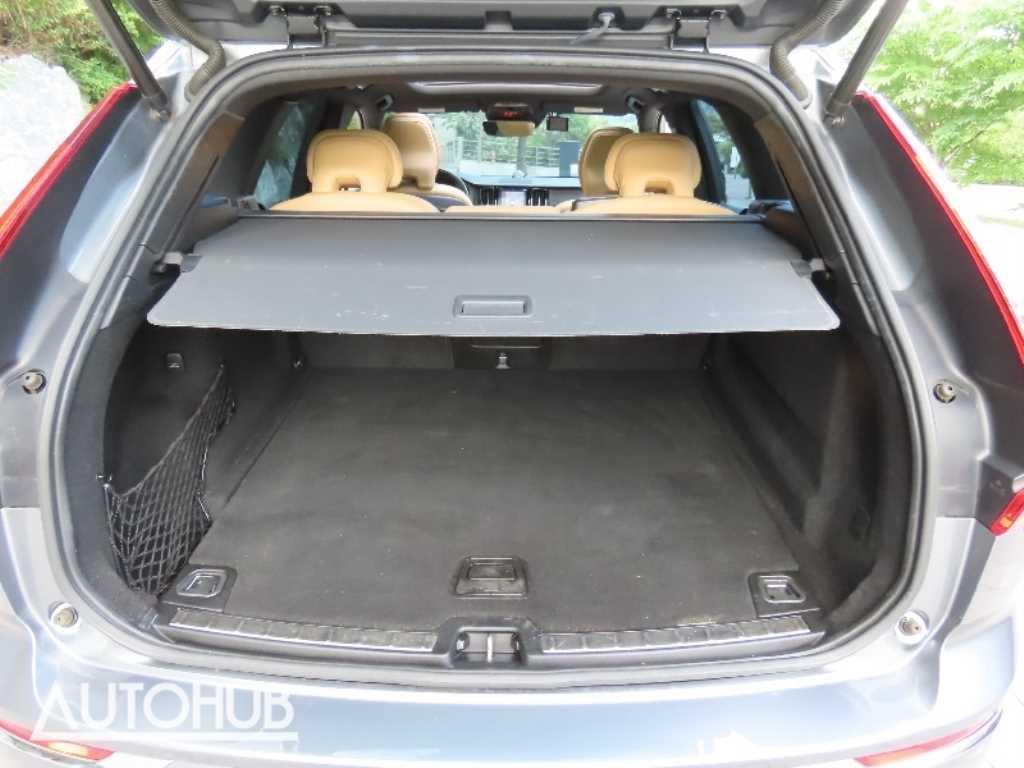Volvo XC60 — photo 19