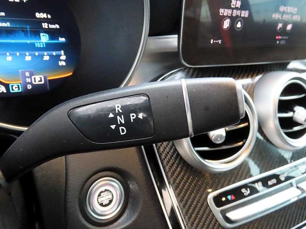 Mercedes-Benz GLC-Class — photo 11