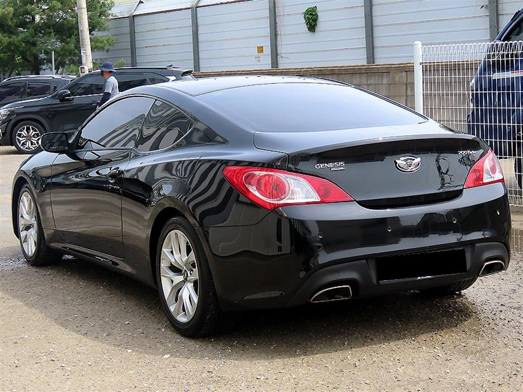 Hyundai Genesis — photo 03