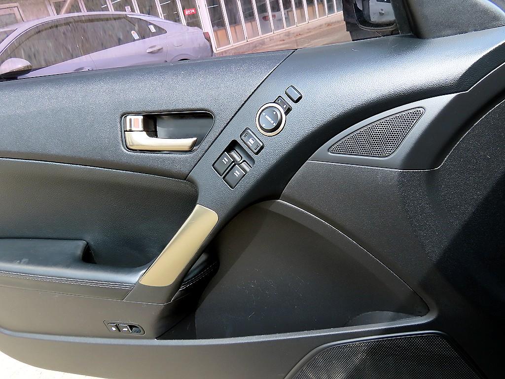 Hyundai Genesis — photo 11