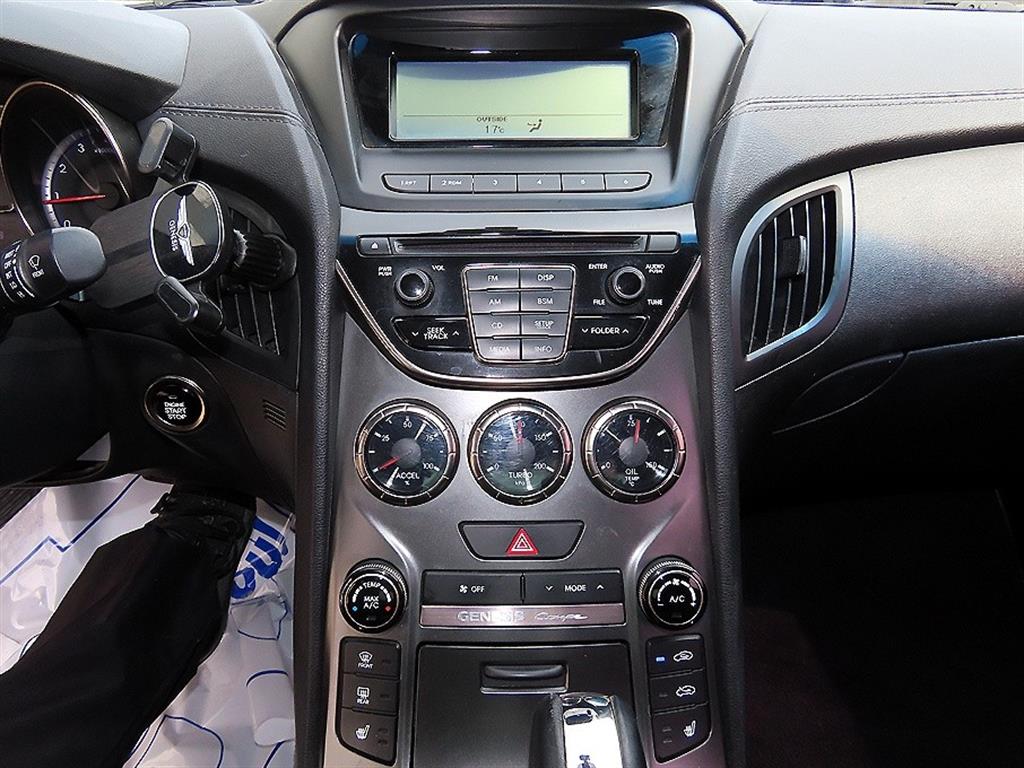 Hyundai Genesis — photo 13