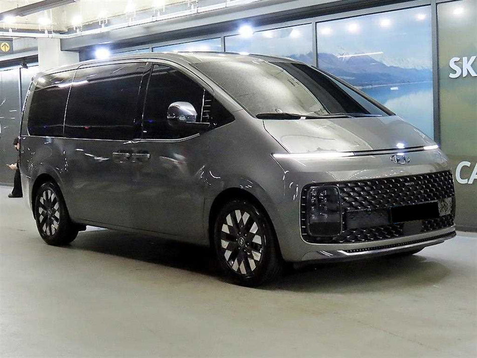 Hyundai Staria — photo 01