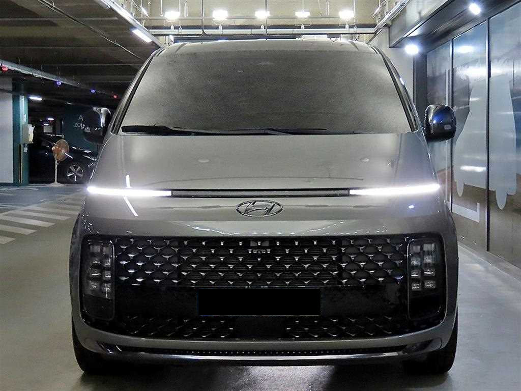Hyundai Staria — photo 02