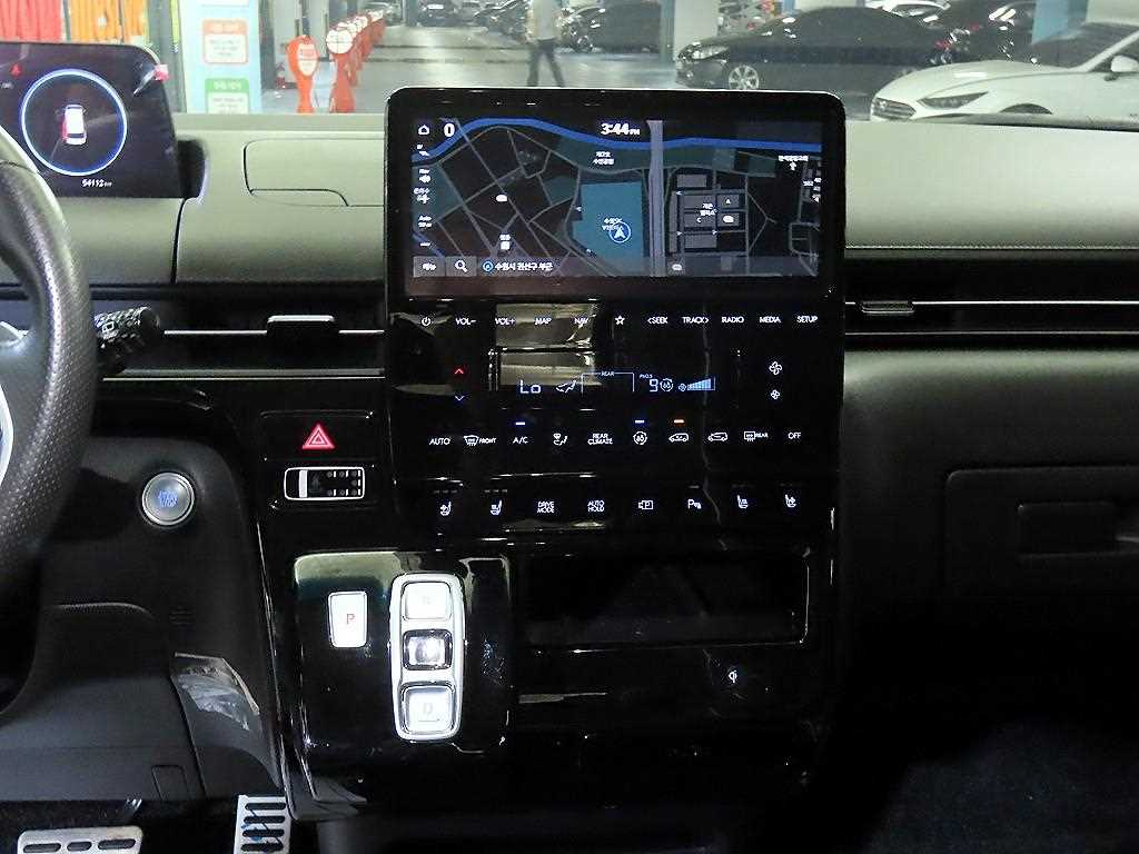 Hyundai Staria — photo 12