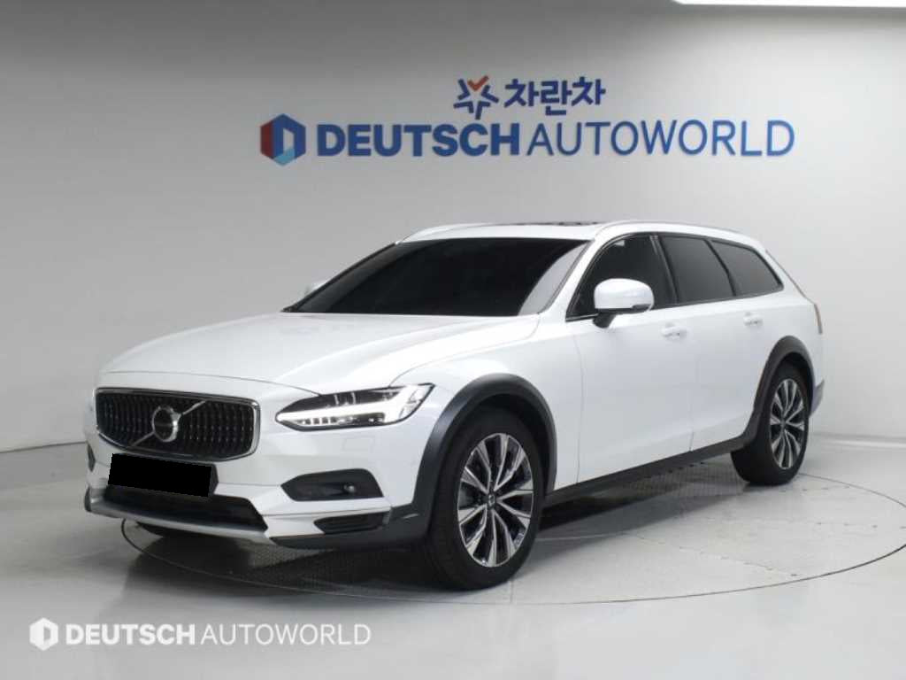 Volvo V90 — photo 01
