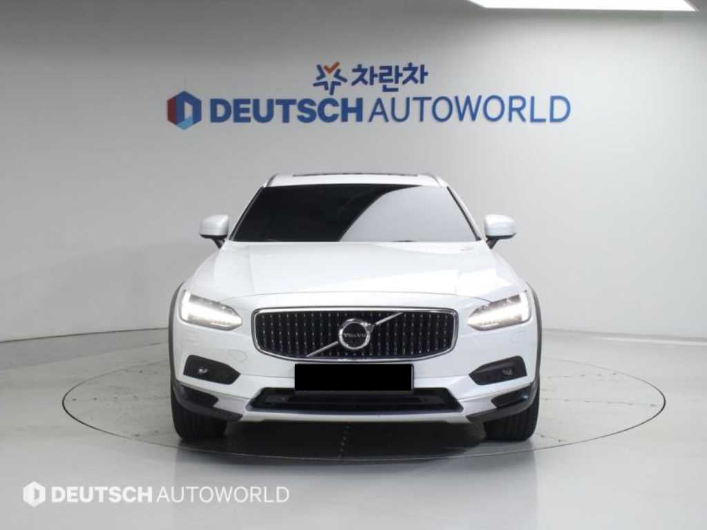 Volvo V90 — photo 03