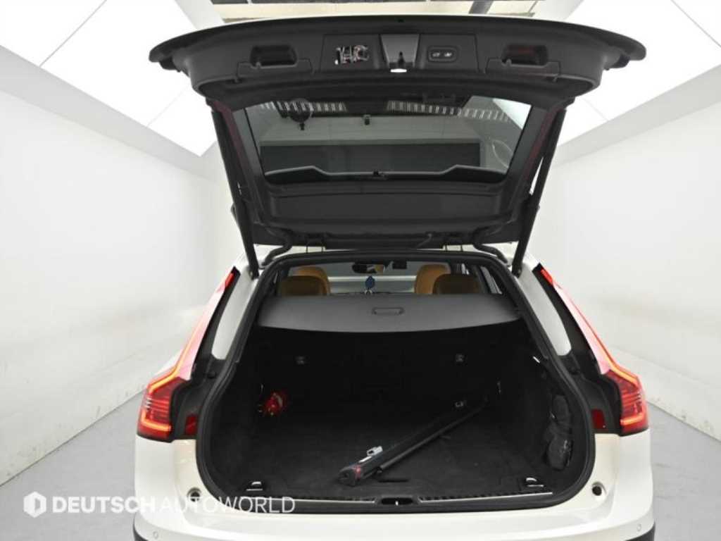 Volvo V90 — photo 19