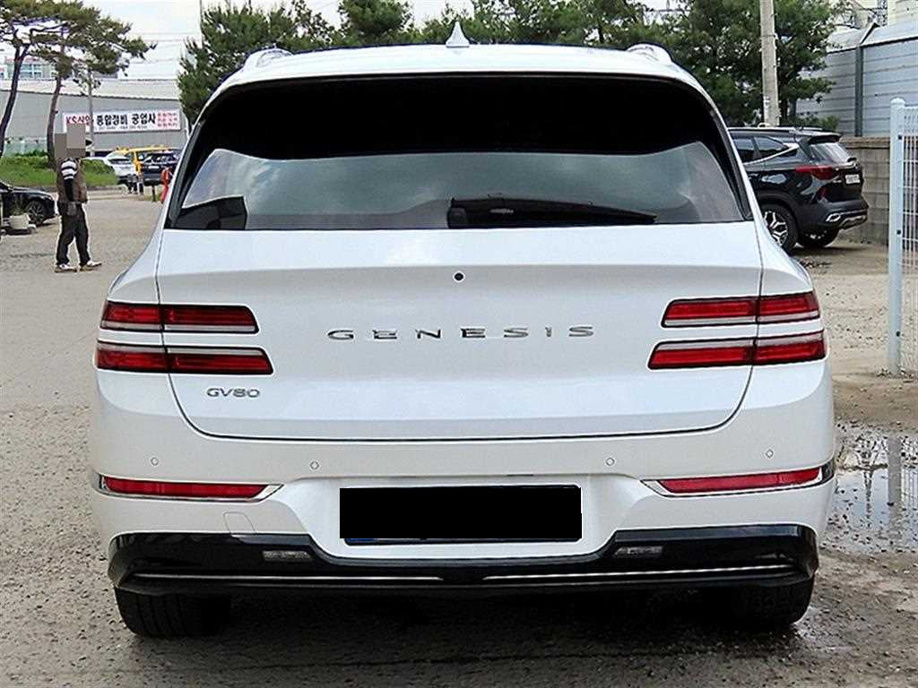 Genesis GV80 — photo 04