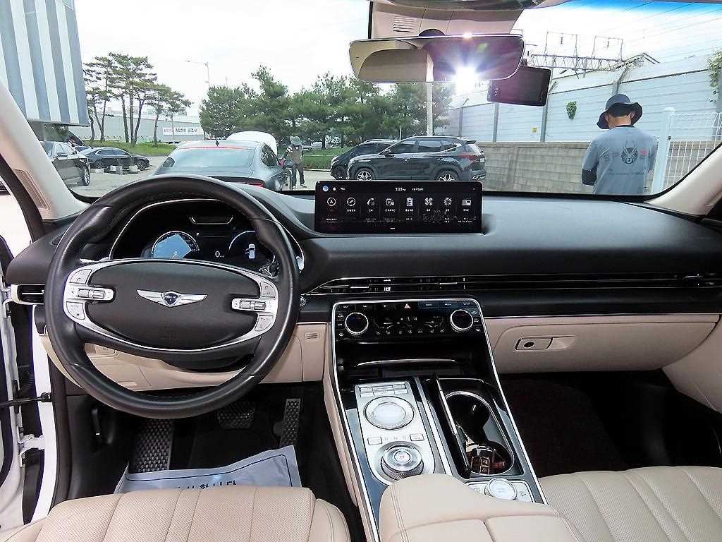Genesis GV80 — photo 07