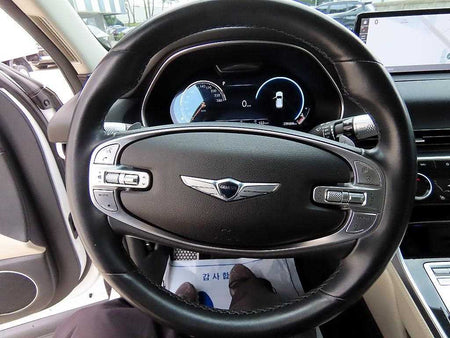 Genesis GV80 — photo 08