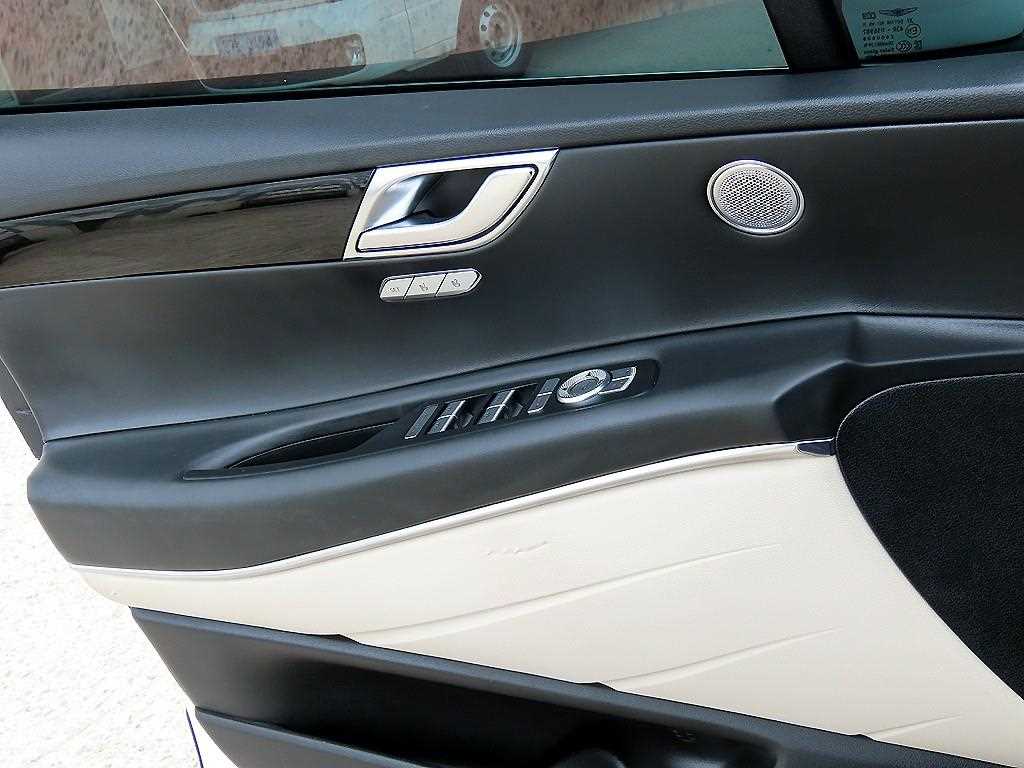 Genesis GV80 — photo 12