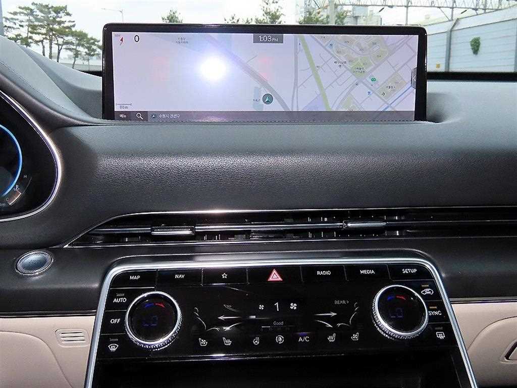 Genesis GV80 — photo 14
