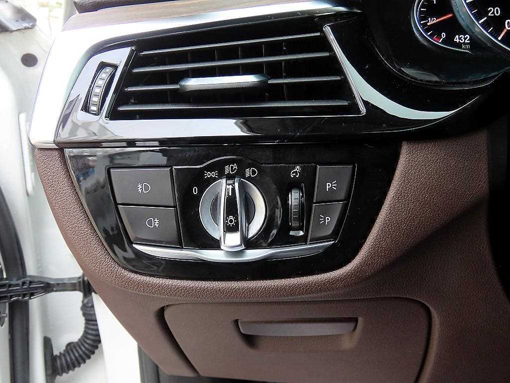 BMW 5-Series — photo 13