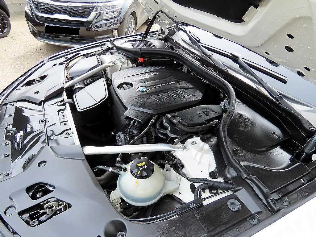 BMW 5-Series — photo 19