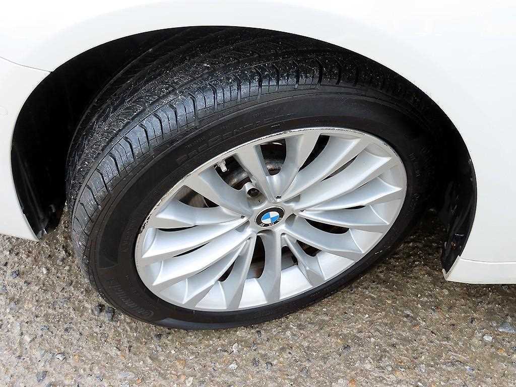 BMW 5-Series — photo 20