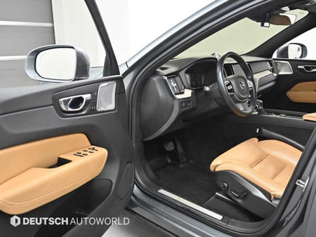 Volvo XC60 — photo 11