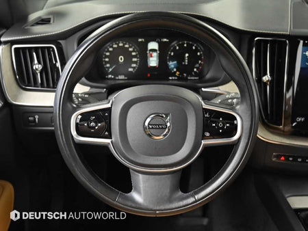 Volvo XC60 — photo 13