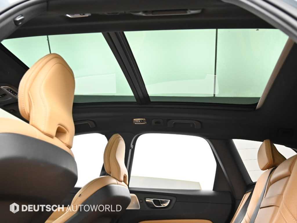 Volvo XC60 — photo 18