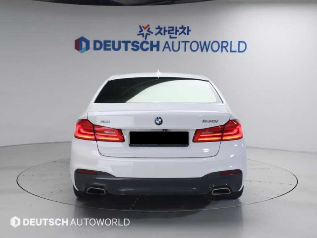 BMW 5-Series — photo 04