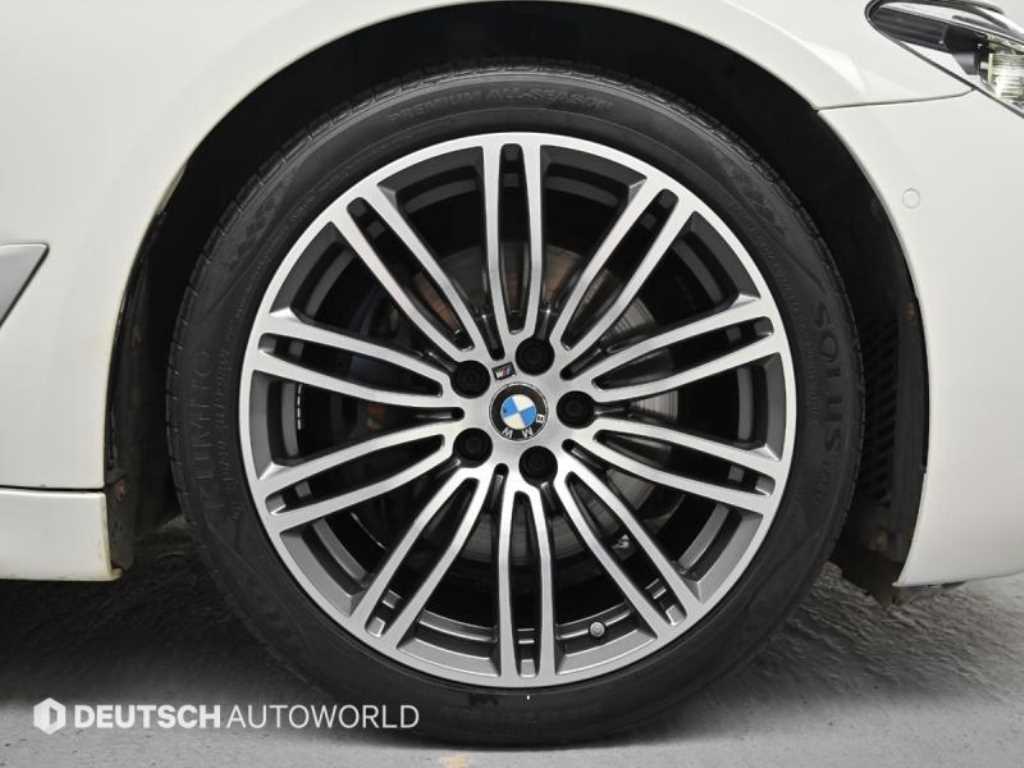 BMW 5-Series — photo 05