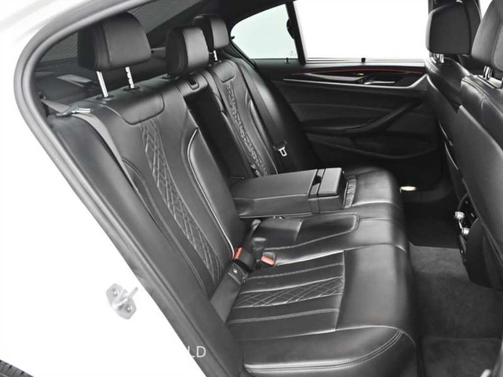 BMW 5-Series — photo 12