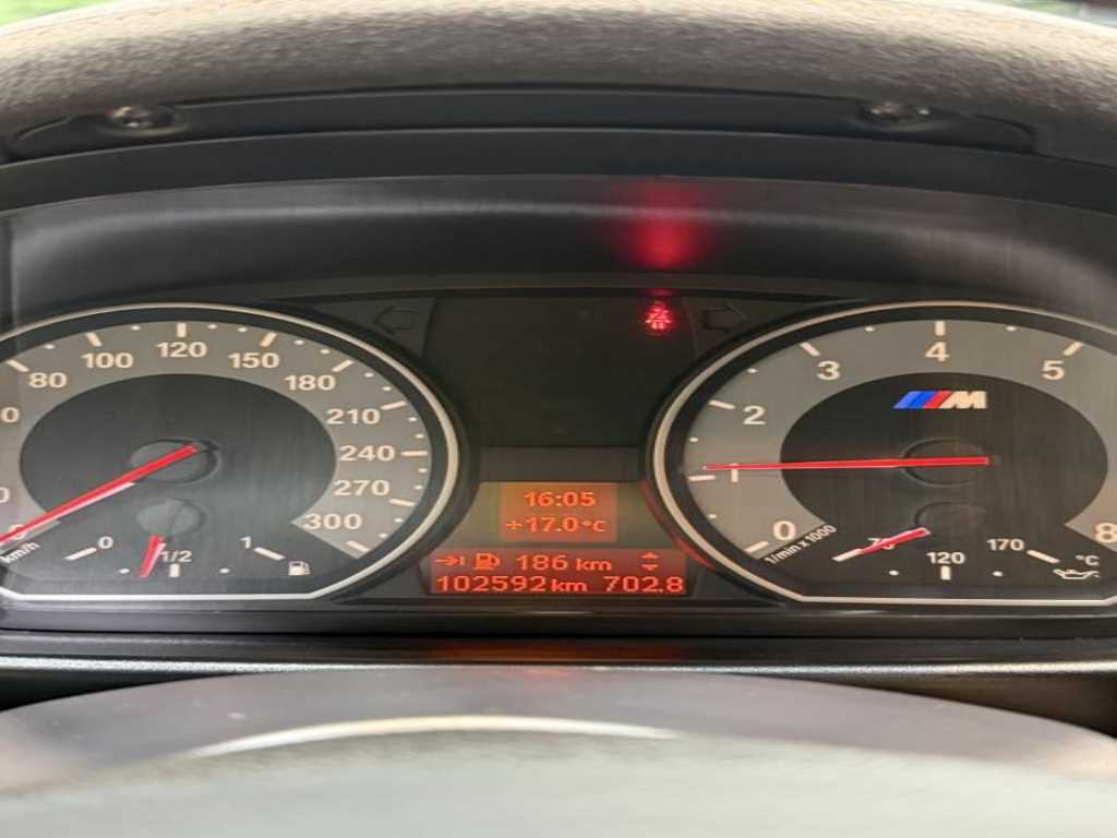 BMW 1M — photo 10