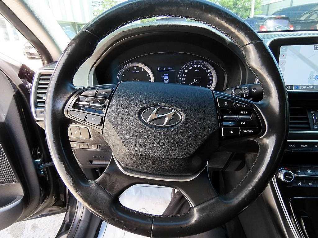 Hyundai Grandeur — photo 08
