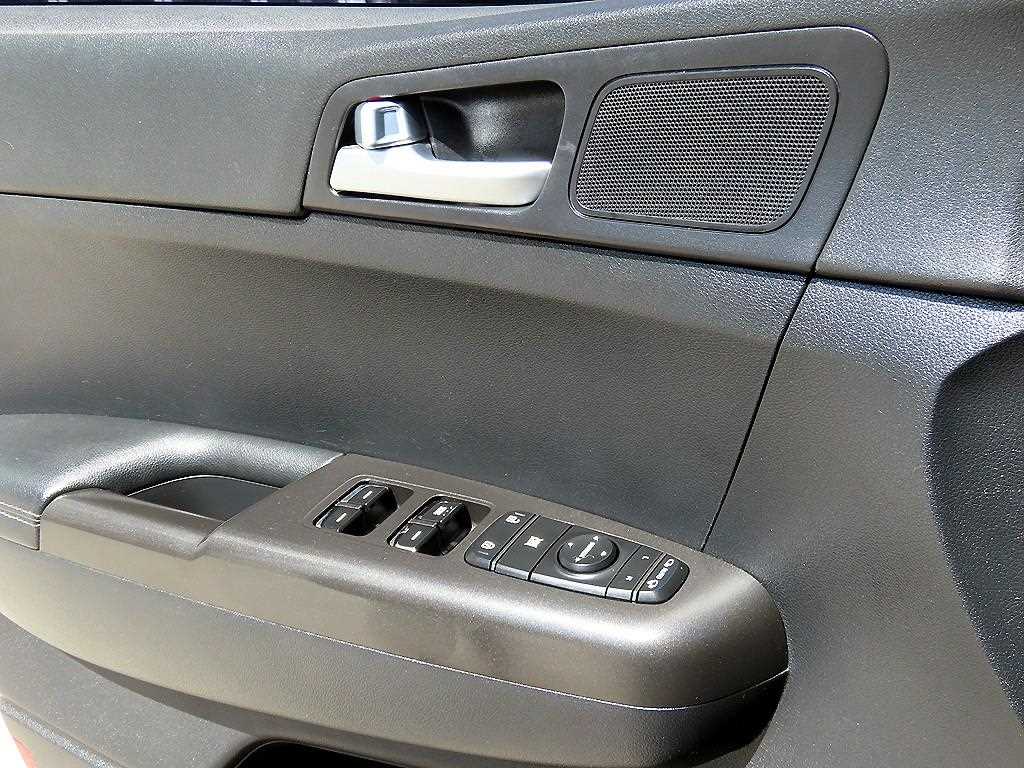 Kia Sportage — photo 11