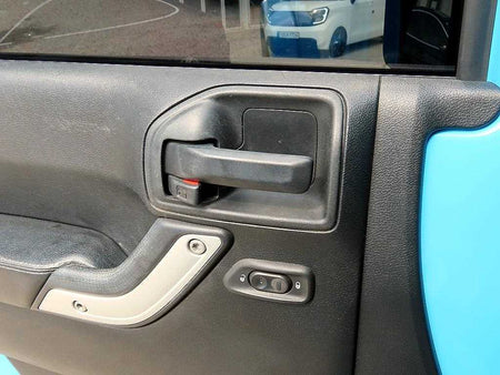 Jeep Wrangler — photo 11