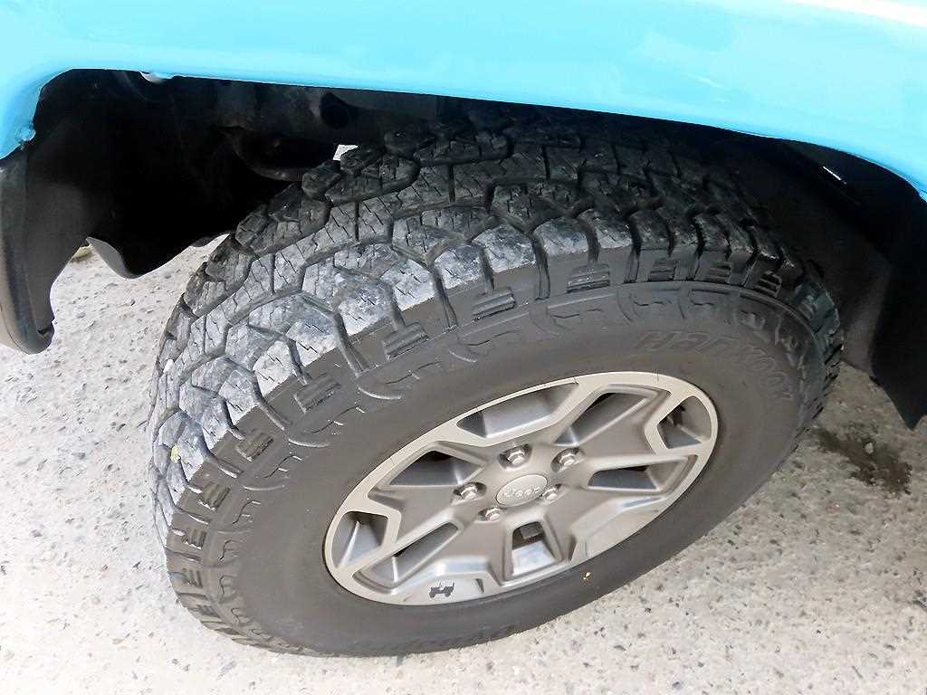 Jeep Wrangler — photo 19