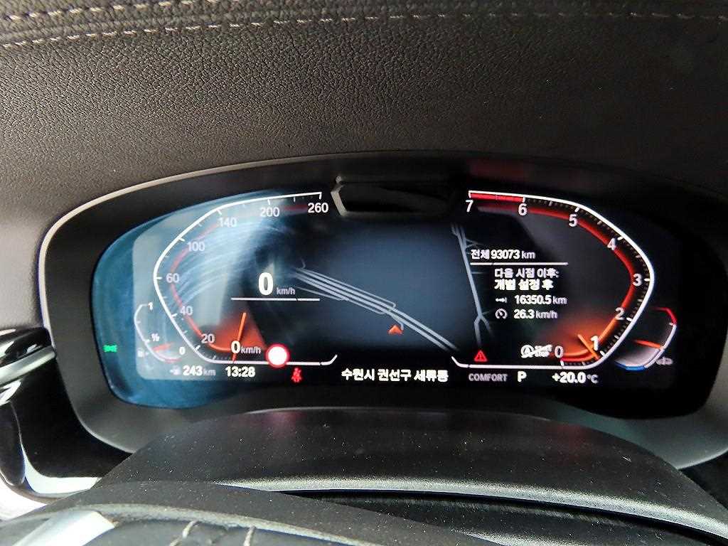 BMW 5-Series — photo 09