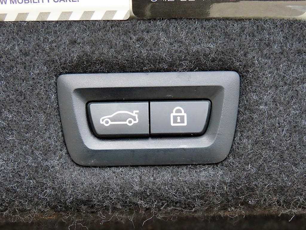 BMW 5-Series — photo 17
