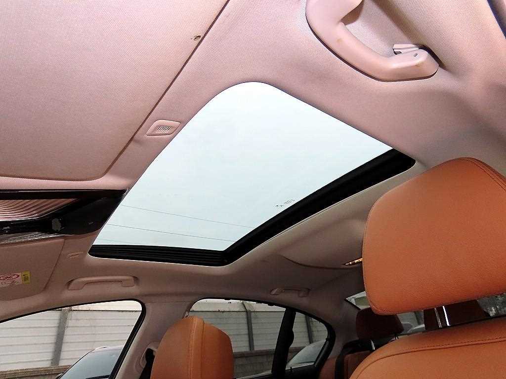 BMW 5-Series — photo 18