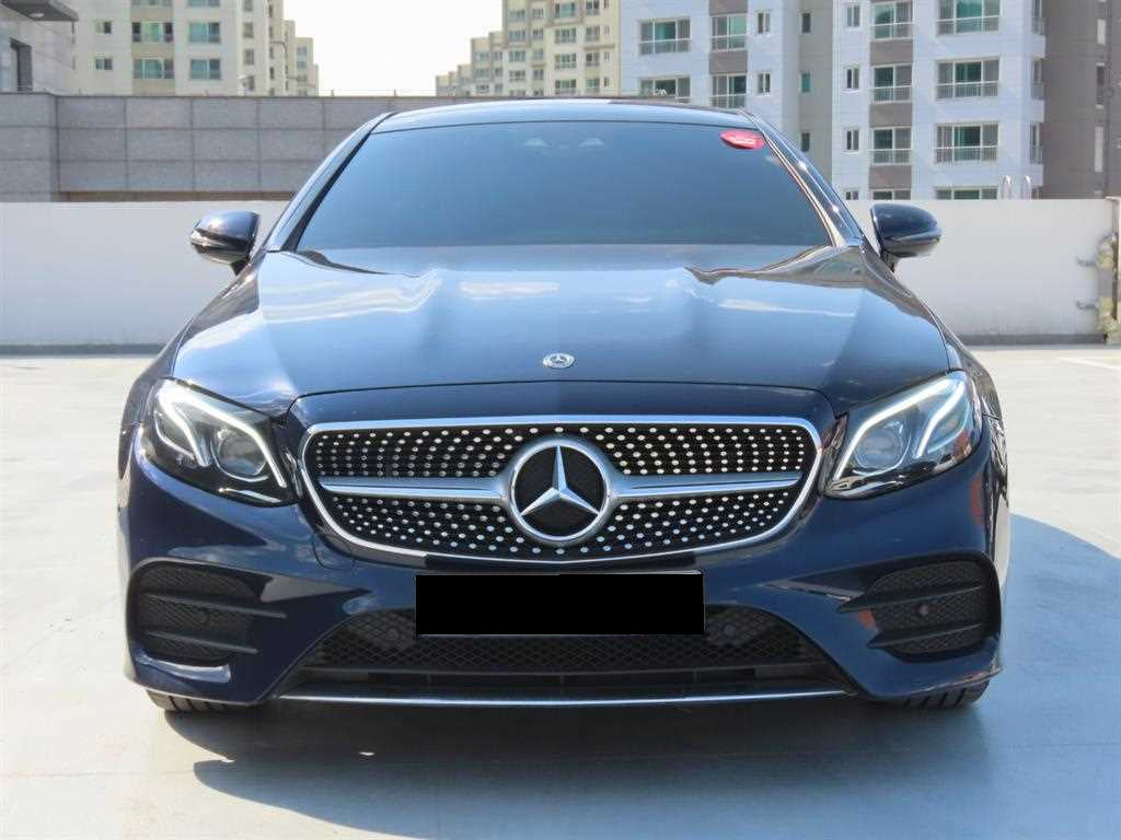 Mercedes-Benz E-Class — photo 01