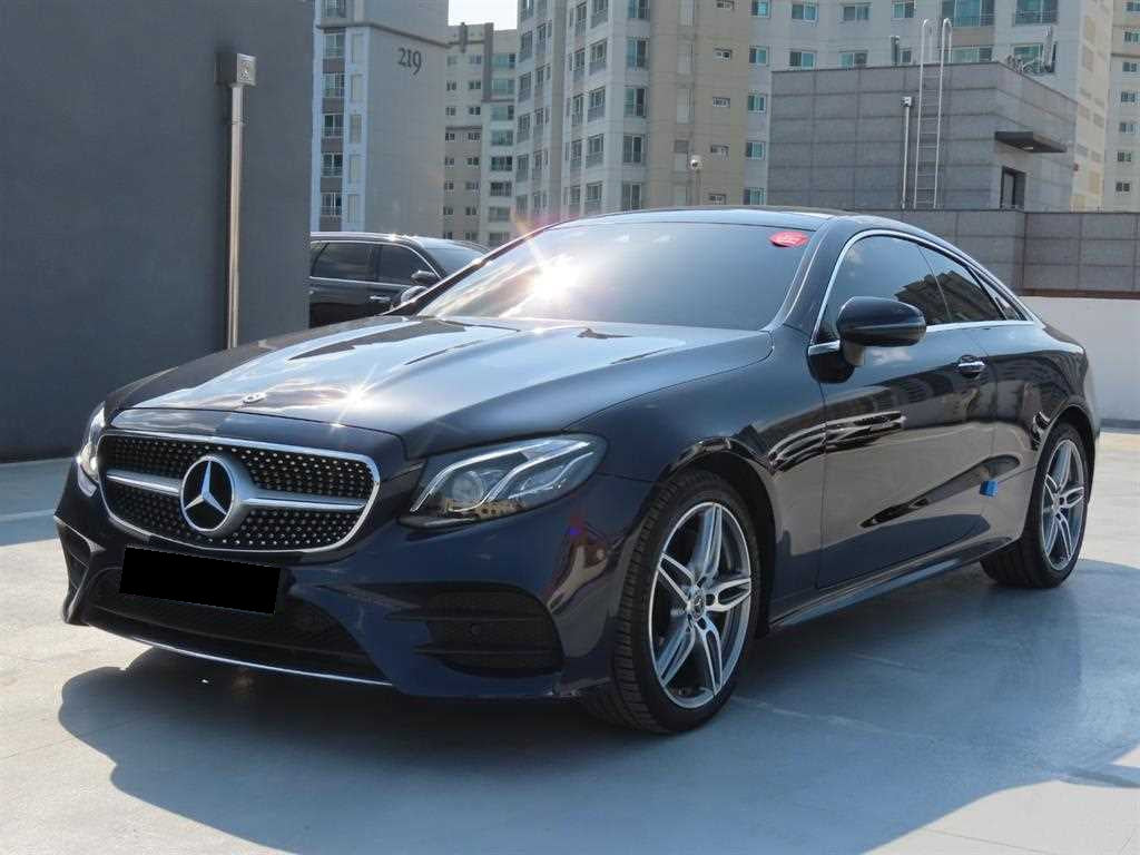 Mercedes-Benz E-Class — photo 02