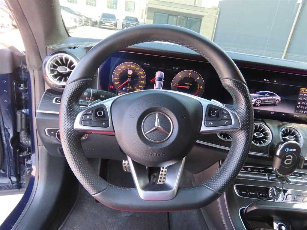 Mercedes-Benz E-Class — photo 05