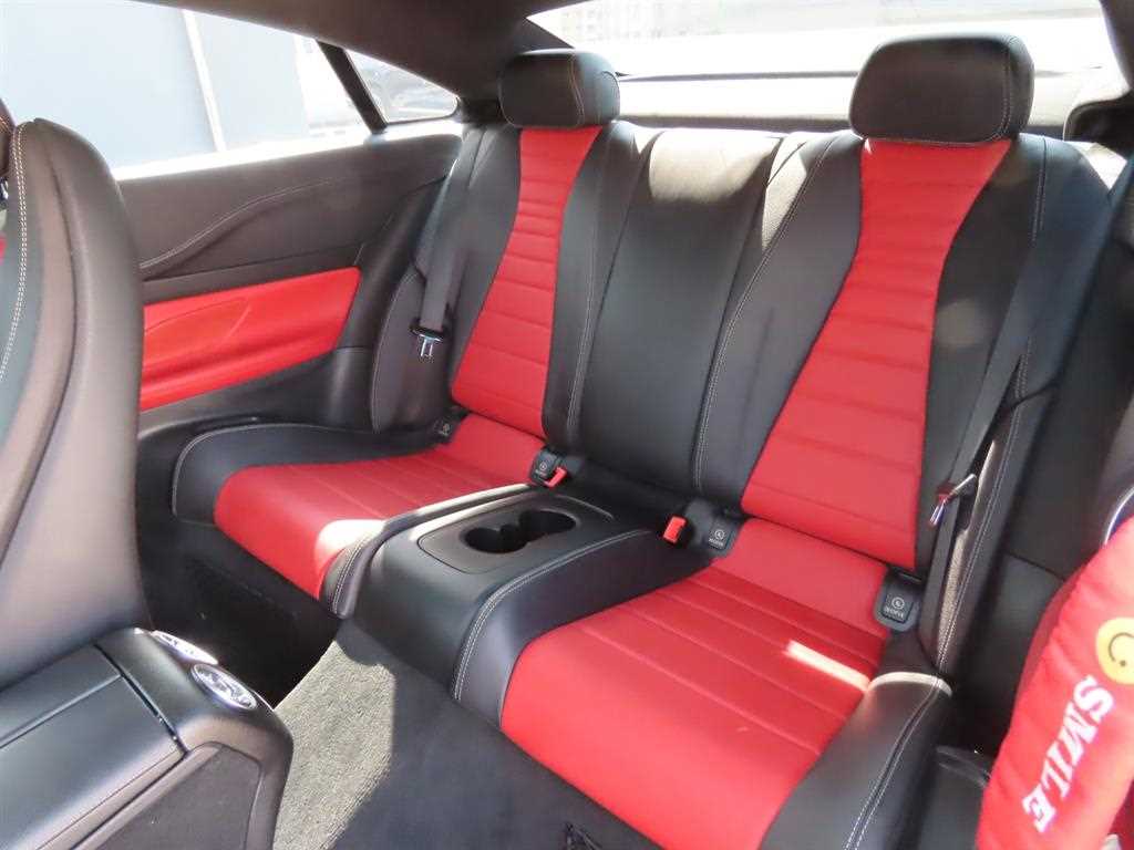 Mercedes-Benz E-Class — photo 08