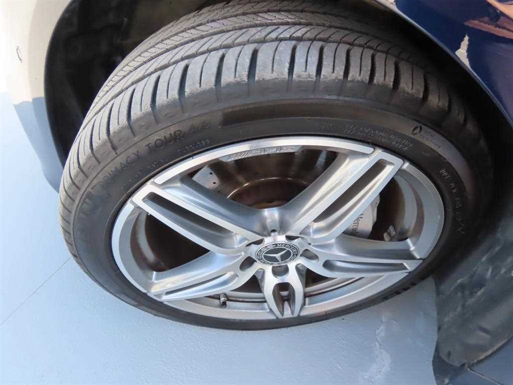 Mercedes-Benz E-Class — photo 20