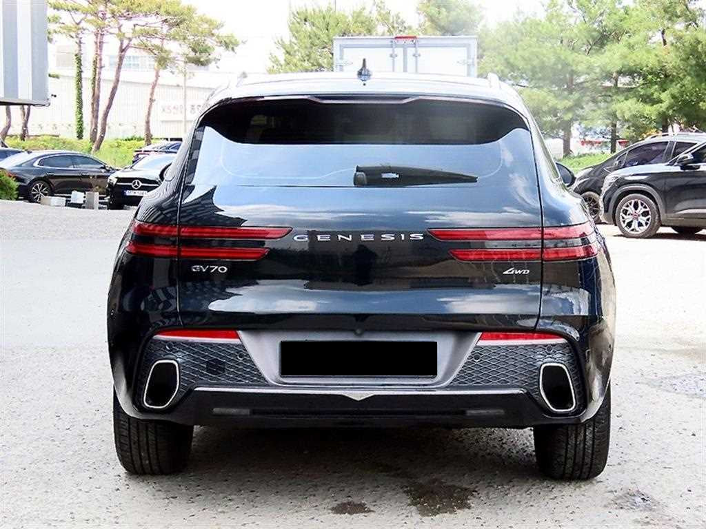 Genesis GV70 — photo 04