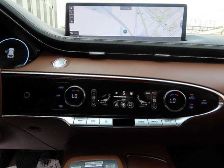 Genesis GV70 — photo 13