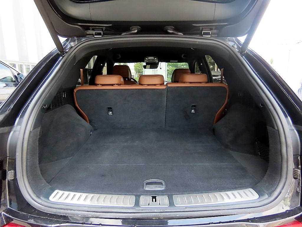 Genesis GV70 — photo 16