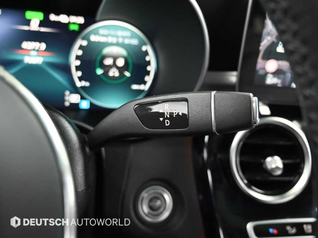 Mercedes-Benz GLC-Class — photo 09