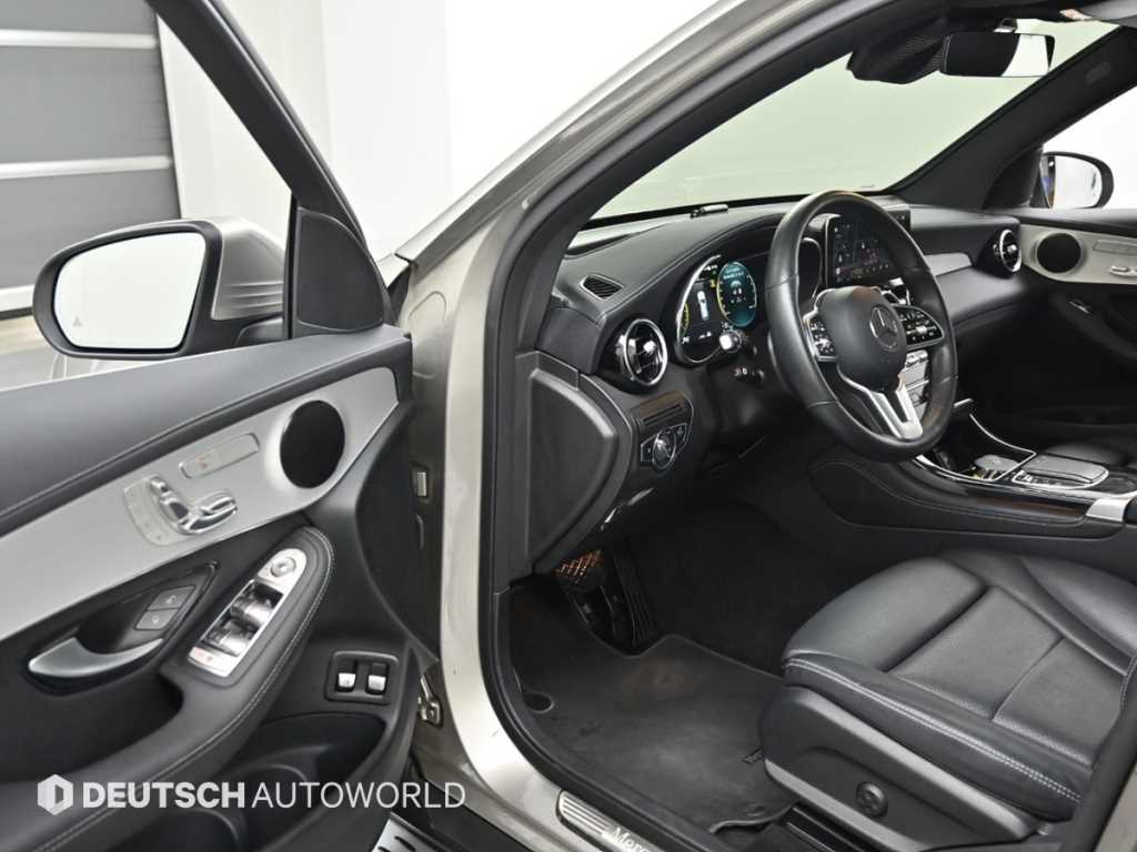 Mercedes-Benz GLC-Class — photo 11
