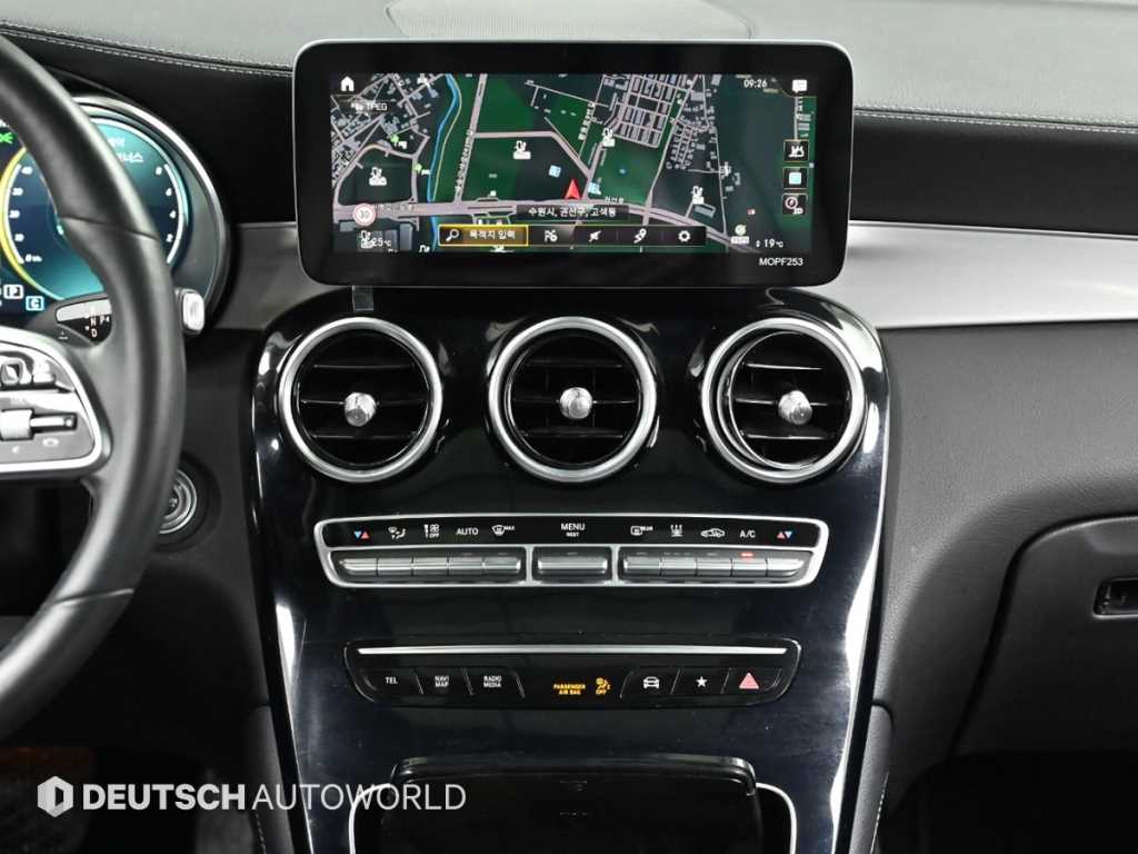 Mercedes-Benz GLC-Class — photo 14