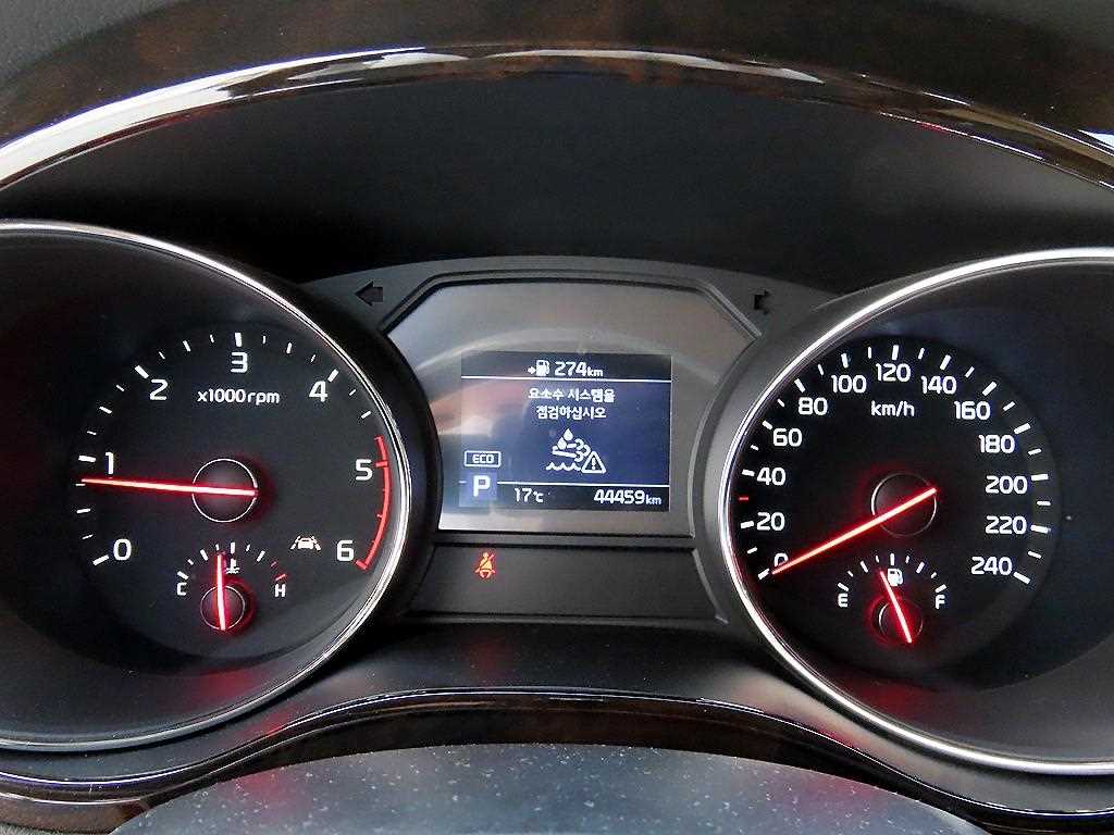 Kia Carnival — photo 10