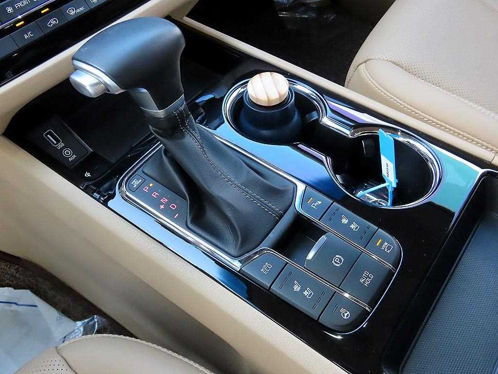 Kia Carnival — photo 11